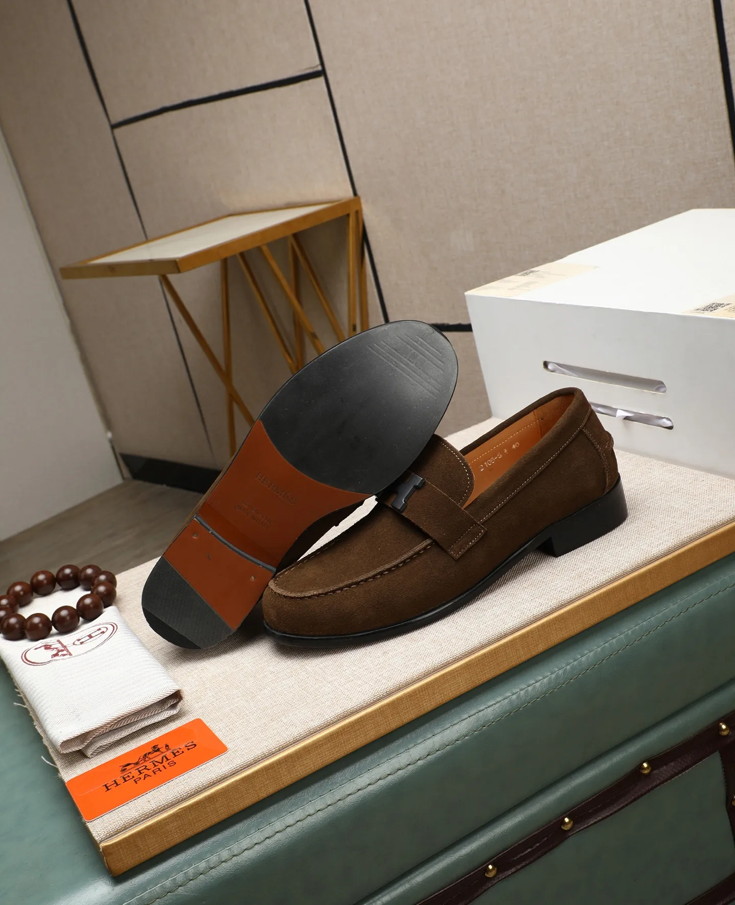 Men's shoes 💰620 Original quality Brand: Hermès Standard code: Men's code: 39.40.41.42.43.44 (38.45. Customized) Grade: Same style as the official website Original quality Material: Original cowhide Original breathable cowhide lining Original outsole Style category: Men's fashionable casual leather shoes Color: Actual picture
